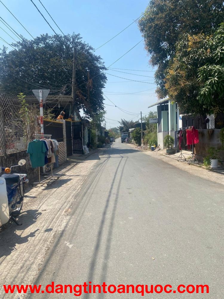 Chính chủ gửi _ Hạ bán nhanh lẹ 2ty2 có bớt Đất mt đường 65 - Cách Nguyễn Kim