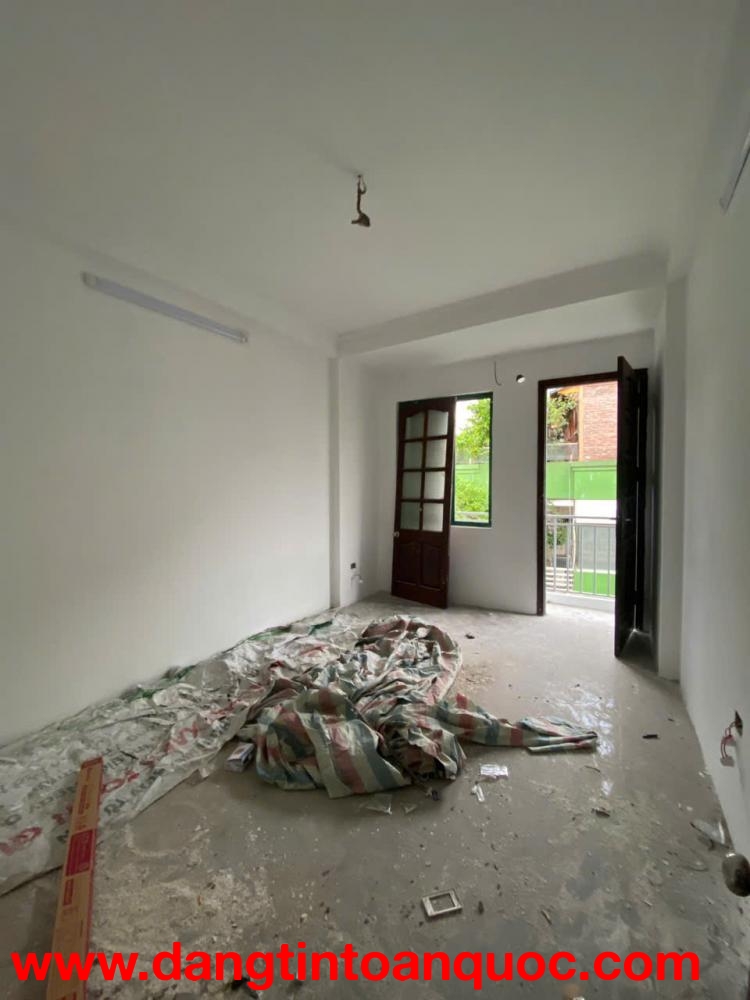 CHO THUÊ NHÀ NGỌC LÂM – LONG BIÊN  5 TẦNG – Ô TÔ ĐỖ CỬA