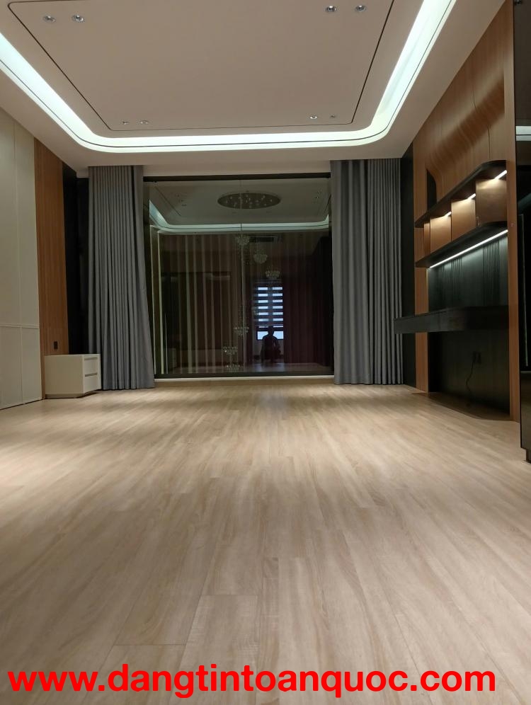 Bán nhà khu phân lô đường Nguyễn Văn Cừ - Long Biên - HN.