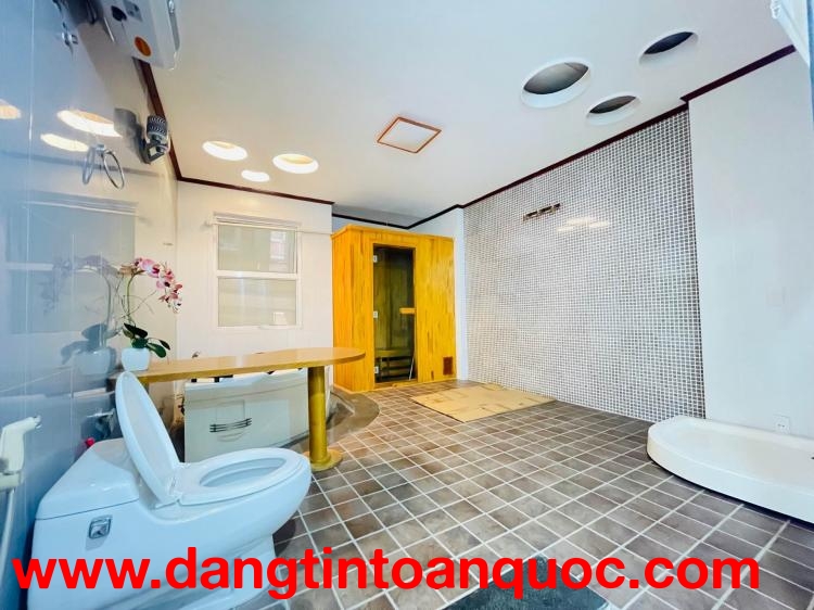 Nhà cạnh võng thị ngõ thẳng tắp - gần hồ - tiện ích bạt ngàn – ô tô 7 chỗ vào nhà - tặng nội thất - 