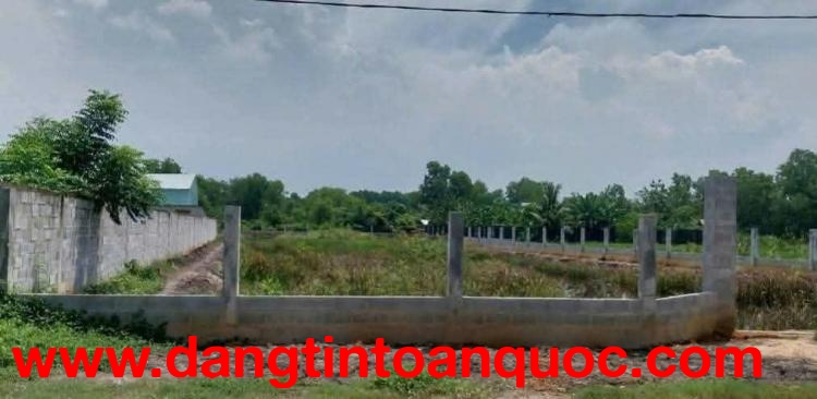 Chính chủ cần bán đất MT đường D1, Q9 đối diện KDL Song Long  - - Giá rẻ 9tr8/m2 2500m2