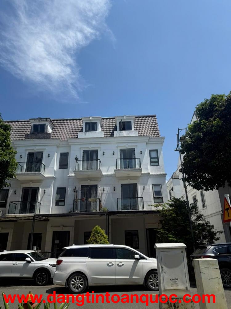 Chính chủ cần bán nhà phố Sim City Q9