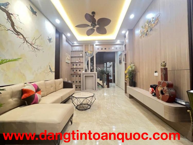 Nguyễn Văn Cừ , nhà đẹp ở ngay , full nội thất ,ngay sát cầu Chương Dương , 2 phút sang Phố Cổ , nhỉ