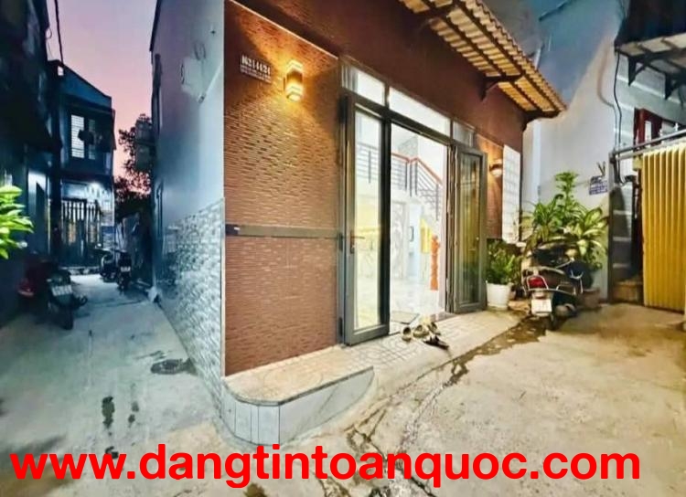 Bán nhà Nguyễn Duy Cung, Gò Vấp, DT 38m2, xây 2 lầu, 3 PN, giá cực tốt chỉ 4 tỷ còn thương lượng