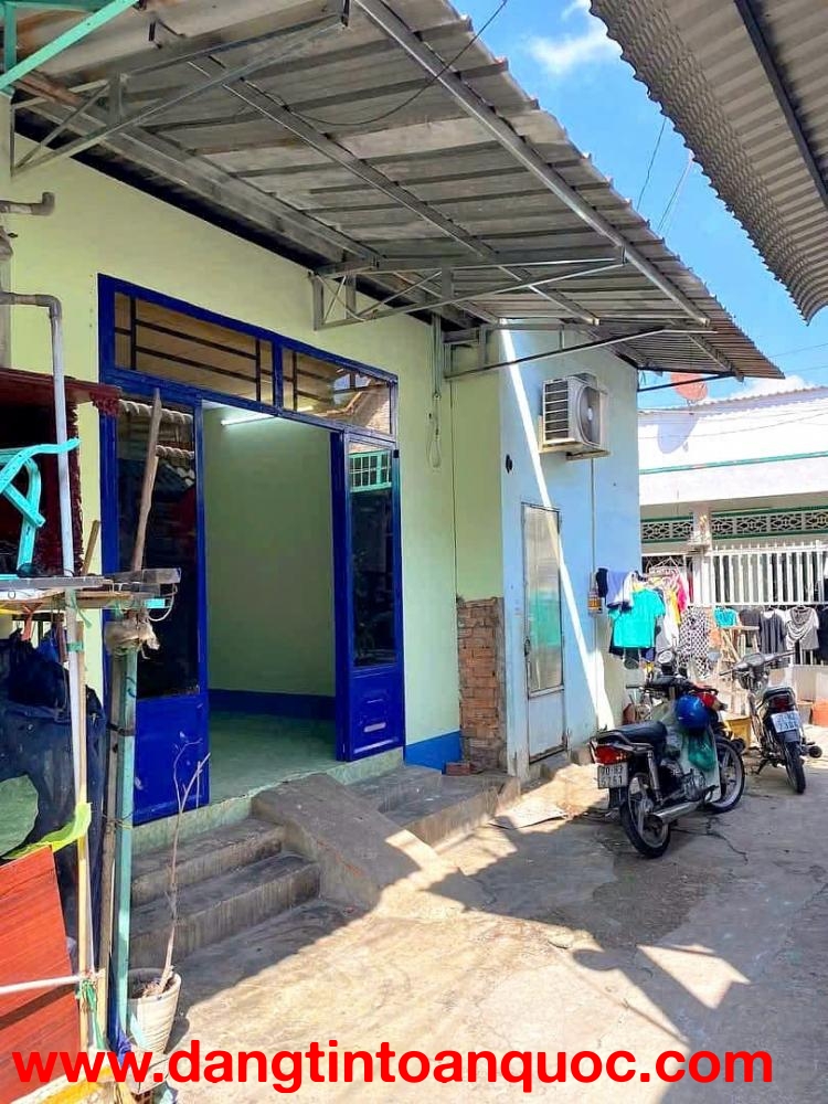 CẦN BÁN 47M2 NHÀ CẤP 4 HẺM THÔNG BA GÁC QUỐC LỘ 1A