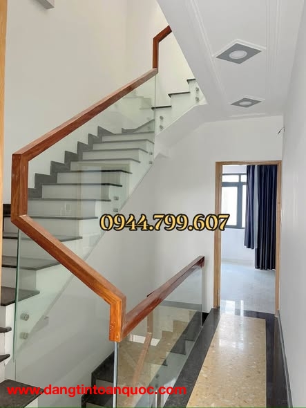 B.Á.N N.H.À - TT NHÀ BÈ - XE HƠI NGỦ TRONG NHÀ