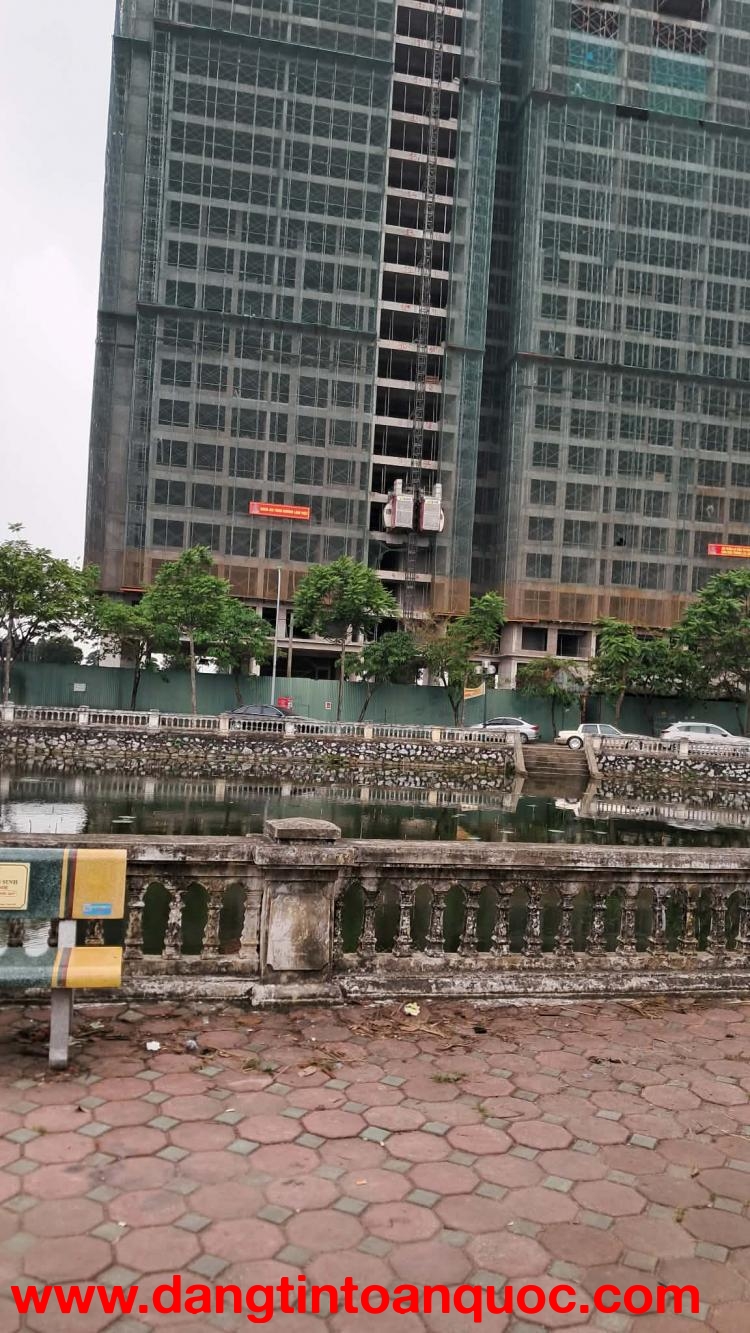 BÁN NHÀ LONG BIÊN 60M2- MẶT HỒ- Ô TÔ TRÁNH ĐỖ- HÀNG XÓM VINHOMES- HƠN 12 TỶ [0372311369]