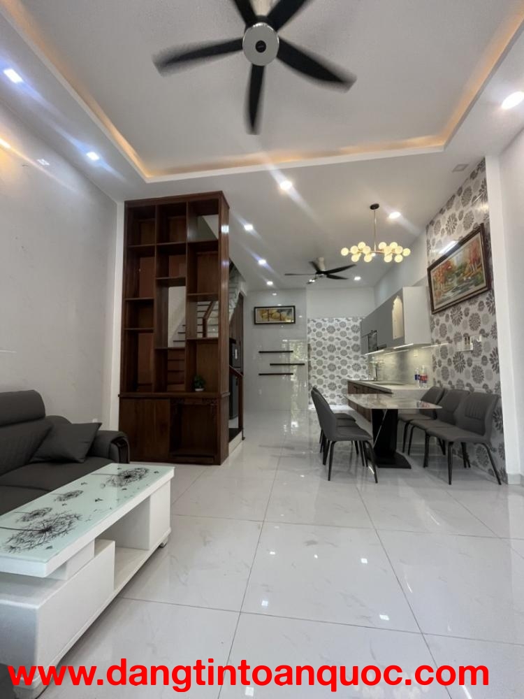 Bán nhà đường số 9 Trường Thọ, Thủ Đức, TP HCM. DT 52m2, 3 tầng, 3PN, Giá 7.7 tỷ, SHR - 0933125879