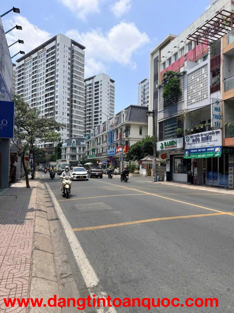 Bán nhà Mặt tiền Phổ Quang - gần Hồ Văn Huê, 4x17m, 3 Tầng cũ, tiện sửa, chỉ 19,6 tỷ.