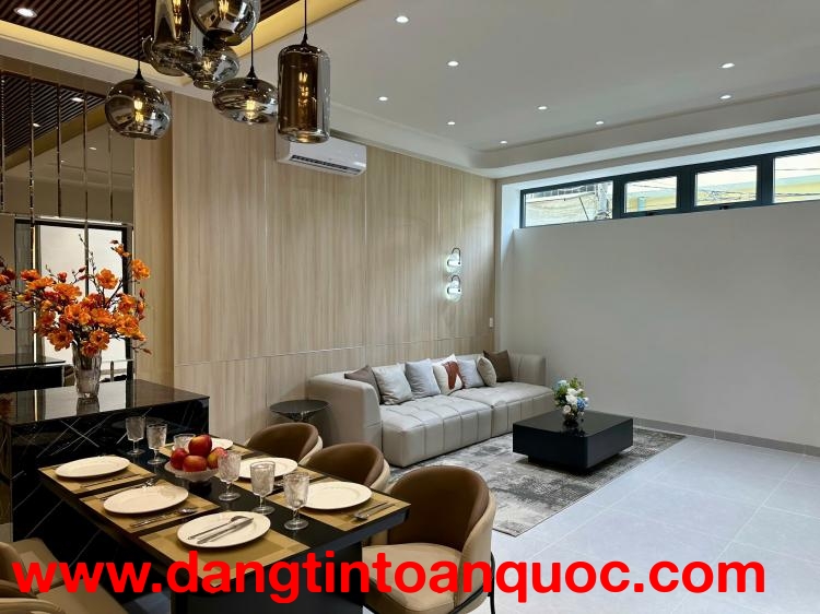 SIÊU PHẨM ĐẸP GIỮA LÒNG PHỐ-GẦN MẶT TIỀN-NHÀ MỚ XÂY - ĐẸP KENGG- NHỈNH 8Ty