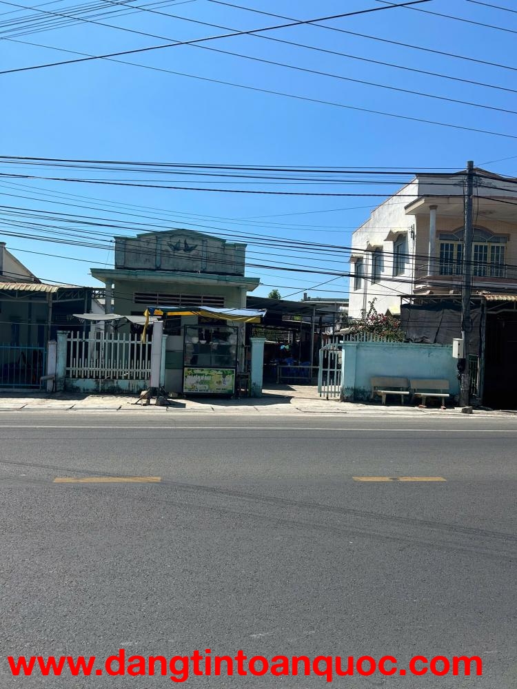 Bán 10m x 12.6m nhà mặt tiền Lý Thái Tổn - Tân Tiến -LaGi sát biển giá rẻ