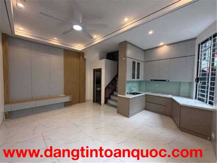 BÁN NHÀ LÕI THẠCH BÀN –  5 TẦNG –  HỘI TỤ ĐỈNH CAO TIỆN ÍCH 5.9 tỷ