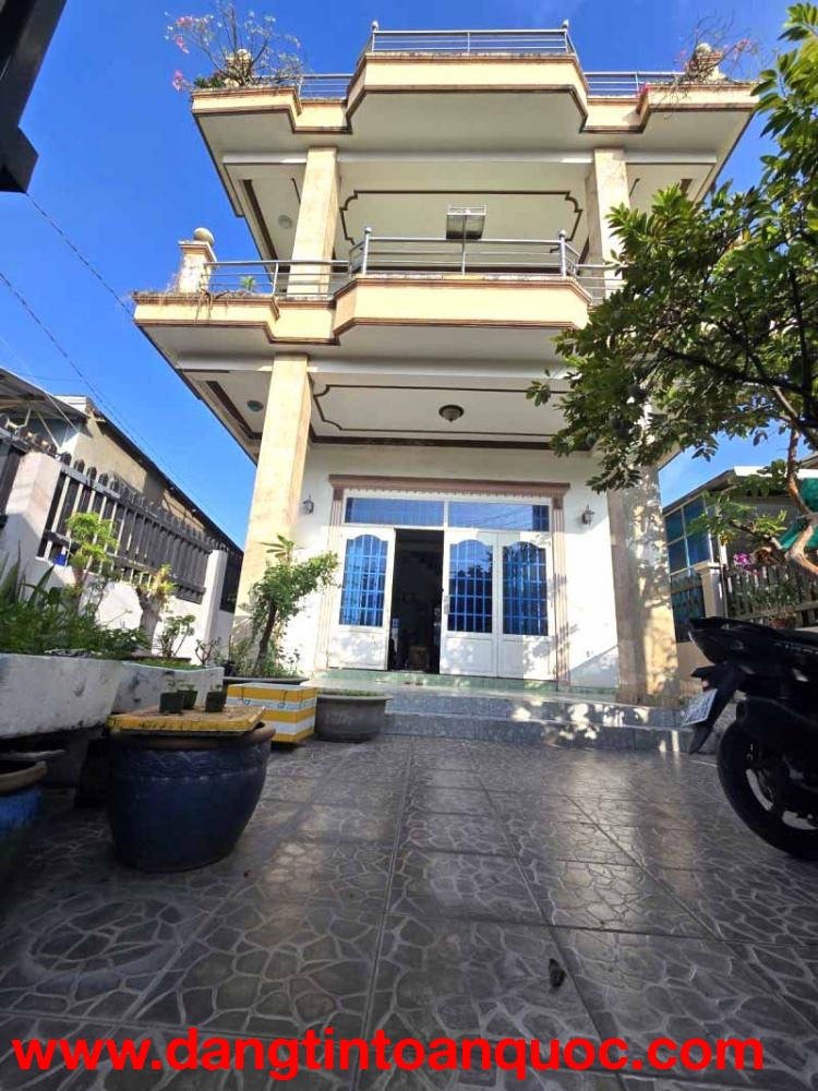 Ngộp giảm sốc 3.4 tỷ Nhà 3 tầng 178m² Hiệp Bình Phước – Ngang 7.8m – Gần Vạn Phúc City – Chỉ 11.3 Tỷ