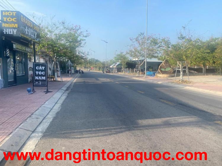 Bán 271m2 đất 2 mặt tiền Nguyễn Du, Tân Phước, LaGi giá mềm gần Biển