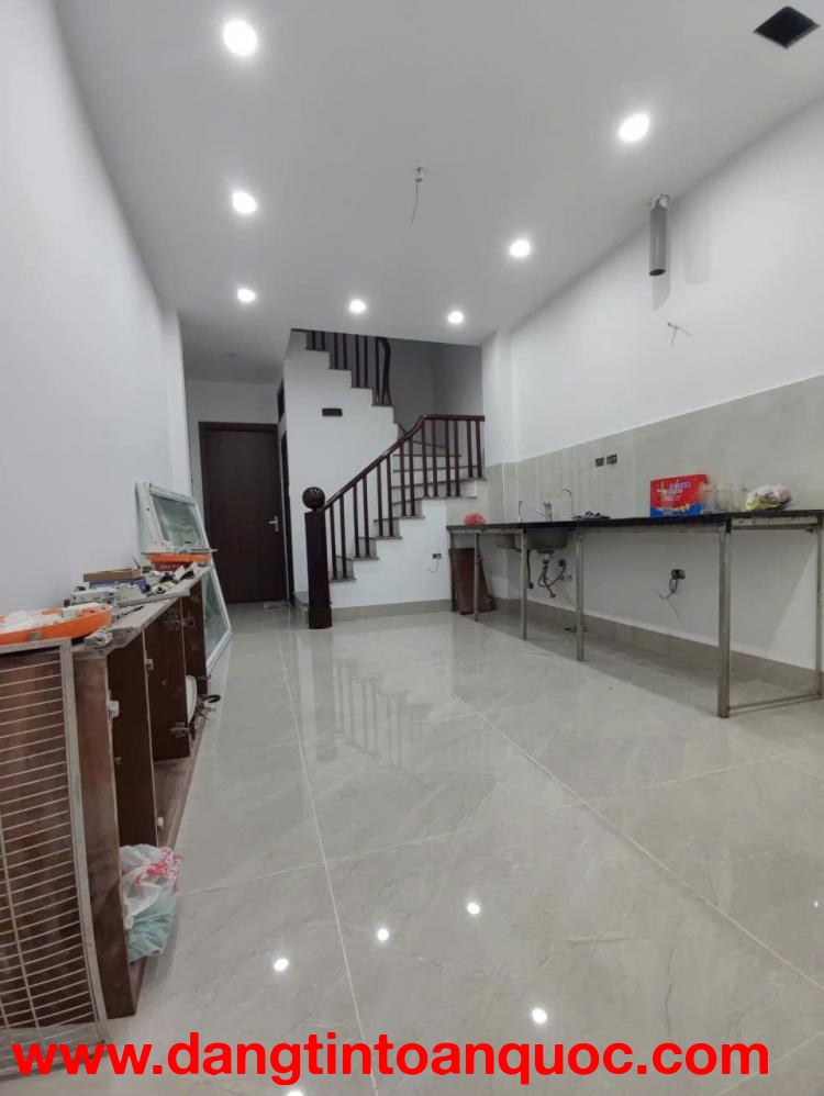 CHO THUÊ NGUYÊN CĂN TRƯƠNG ĐỊNH, NHÀ MỚI, Ô TÔ ĐỖ CỬA, LÀM VĂN PHÒNG 42M 3T, 15TR 0903258273