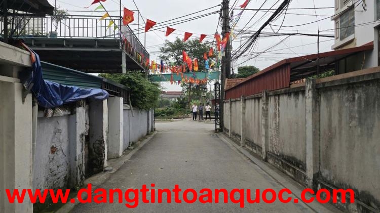 Nhà riêng tọa lạc tại Tổ 24, Xã Phúc Thịnh, Hà Nội, trước đây Thị trấn Đông Anh, Hà Nội