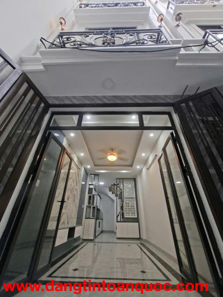 NHÀ PHỐ VIỆT HƯNG-VỊ TRÍ CỰC ĐẸP - HÀNG XÓM VINHOMES HARMONY - GẦN MẶT PHỐ VIỆT HƯNG VỈA HÈ Ô TÔ TRÁ