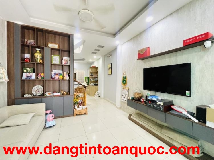 Bán nhà 2 tầng Võ Văn Hát Long Trường Thủ Đức - 52m2 - Hẻm ô tô - Giá 4.8 Tỷ