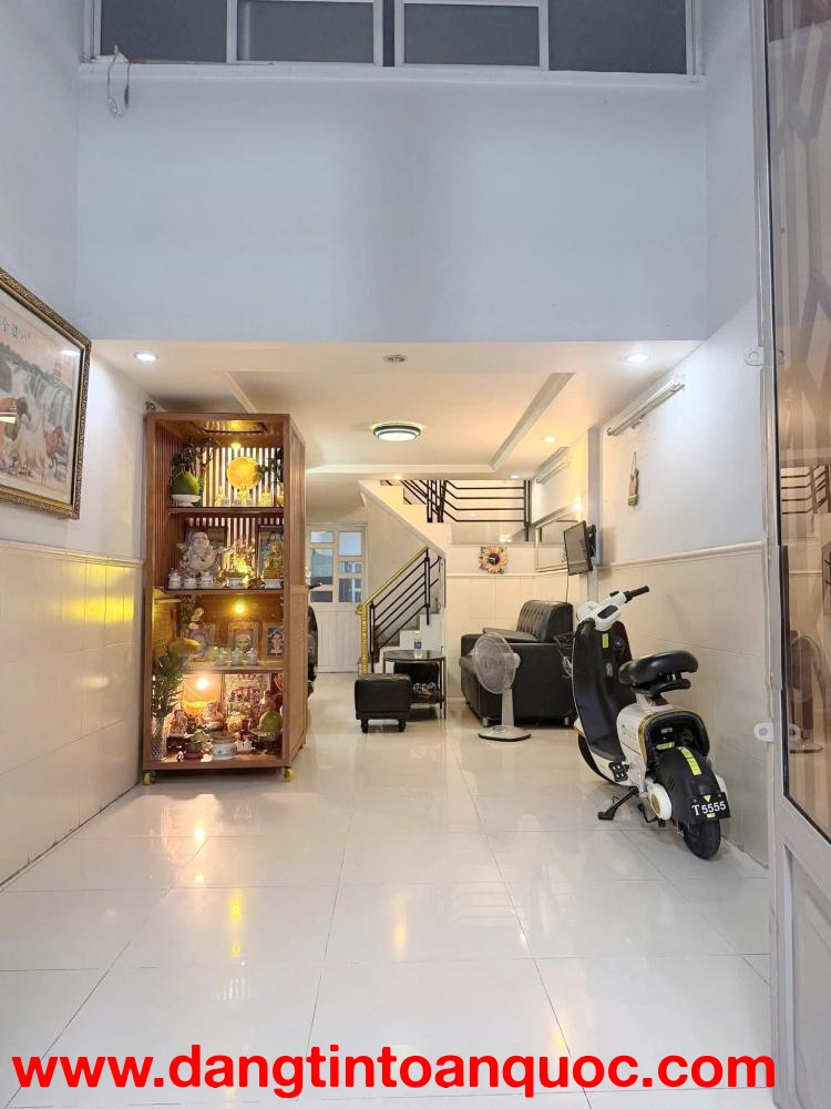 Nhà 3 tầng mặt tiền đường nội bộ Hưng Phú sát bờ kè Nguyễn Duy P9Q8 (P. Chánh Hưng) .Giá: 7.98 tỷ