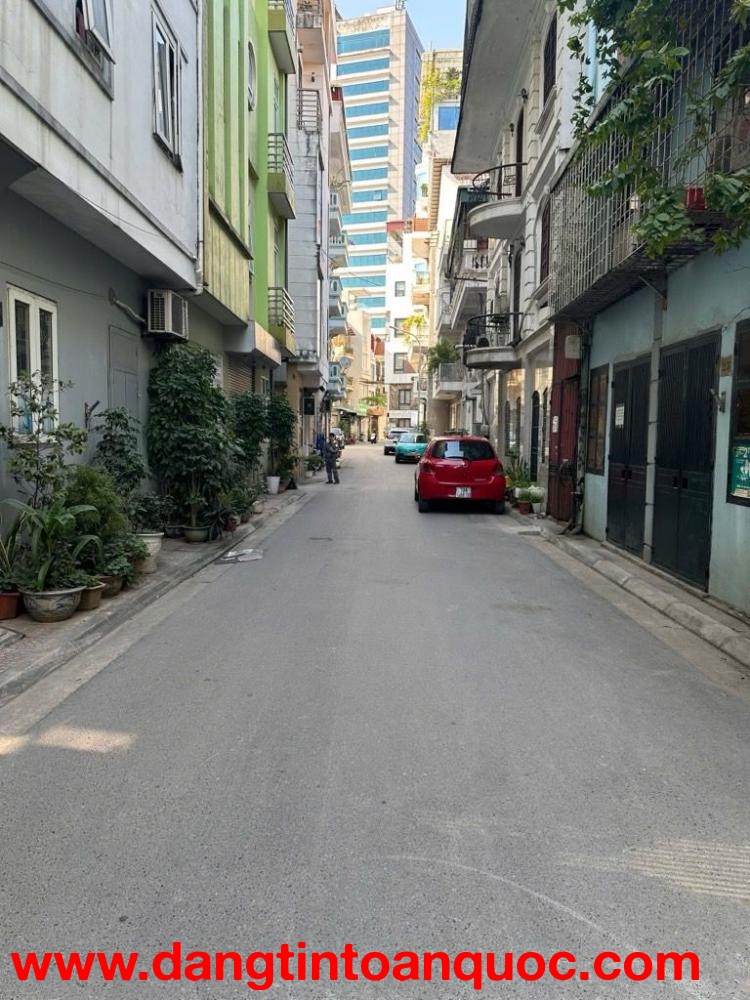 Bán nhà ngõ 548 Nguyễn Văn Cừ 34m x 3T ngõ oto thông, 1 nhà ra oto tránh, 10t còn tl.