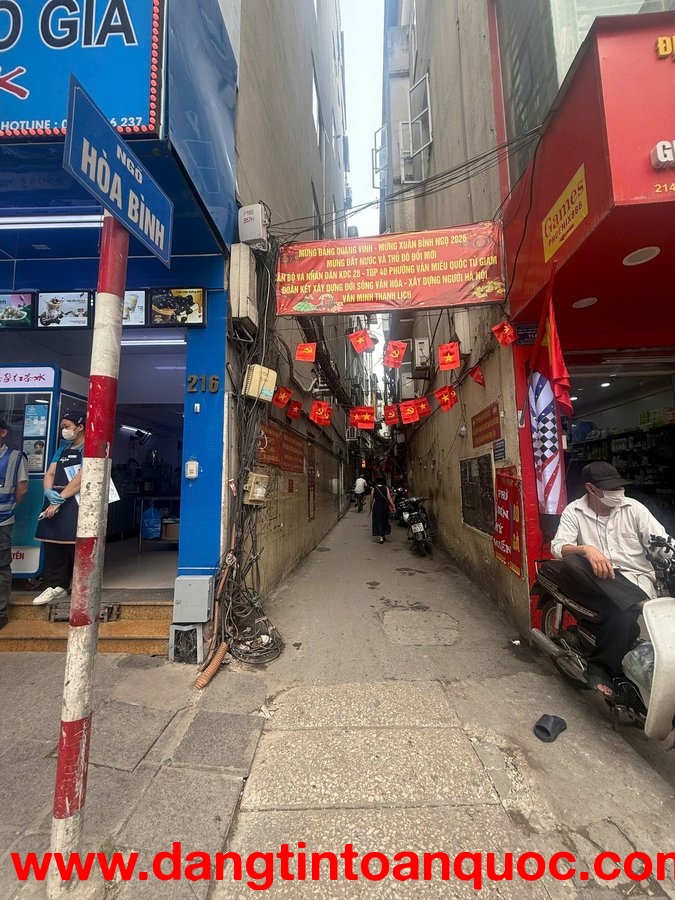 Bán Nhà Ngõ Hòa Bình 48m2.  6 tầng. mặt tiền 4.4m. giá 11.5 tỷ Đống Đa Hà Nội