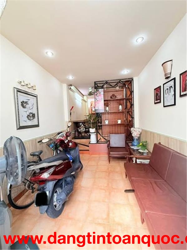 Nhà HXH Đường Thành Thái Phường 14 Cũ Quận 10.