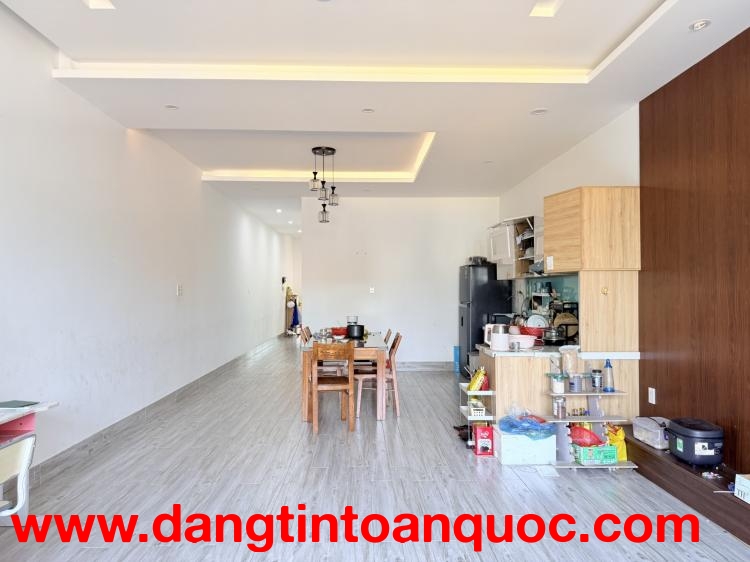 Bán nhà Trần Đại Nghĩa 124m2 3 tầng mặt tiền kinh doanh giá 13.5 tỷ