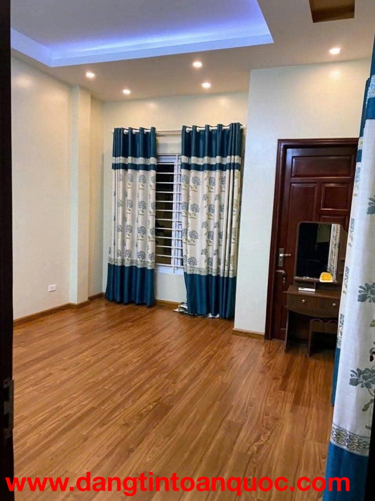 CHO THUÊ GIÁP BÁT, GIẢI PHÒNG, NỘI THẤT, Ô TÔ ĐỖ CỬA, LÀM VP, 50M 5T, 15TR 0903258273