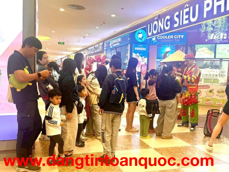 NHƯỢNG GIAN HÀNG TẠI ROYAL CITY , KHU ẨM THỰC GOODCOURT , THANH XUÂN, HÀ NỘI