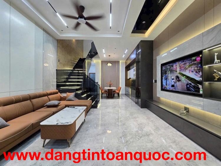 Bán nhà 3 tầng LUXURY đường Hoà Phú 3 - Đối diện UBND Quận cũ