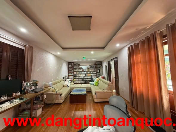 Giảm chào 200tr! Bán nhà mặt phố Bùi Thị Xuân, 32m2, 4 tầng, chỉ 23.5 tỷ, Kinh Doanh đỉnh