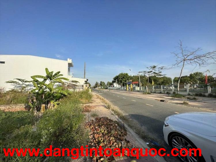 Ngân hàng BIDV thanh lý tài sản mặt tiền Nguyễn Hữu Cảnh, thị trấn Phú Mỹ, Phú Tân, An Giang