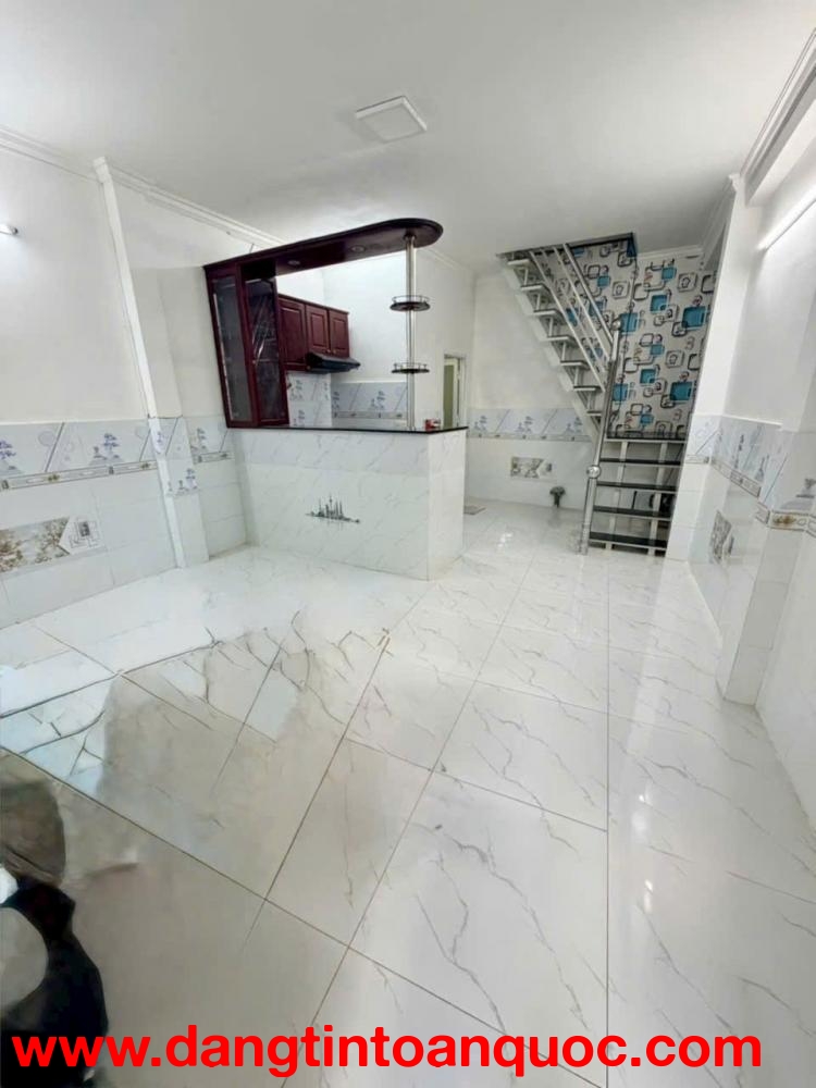 Nhà 3 tầng hẻm 330 Âu Dương Lân P3Q8. Giá: 3.88 tỷ