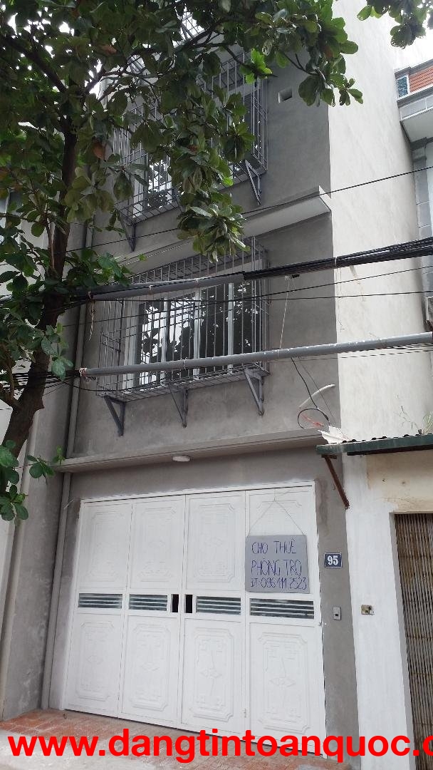 PHÒNG TRỌ KHÉP KÍN 25m² – GIÁ RẺ – FULL ĐỒ – Ở NGAY GẦN HỌC VIỆN TÀI CHÍNH