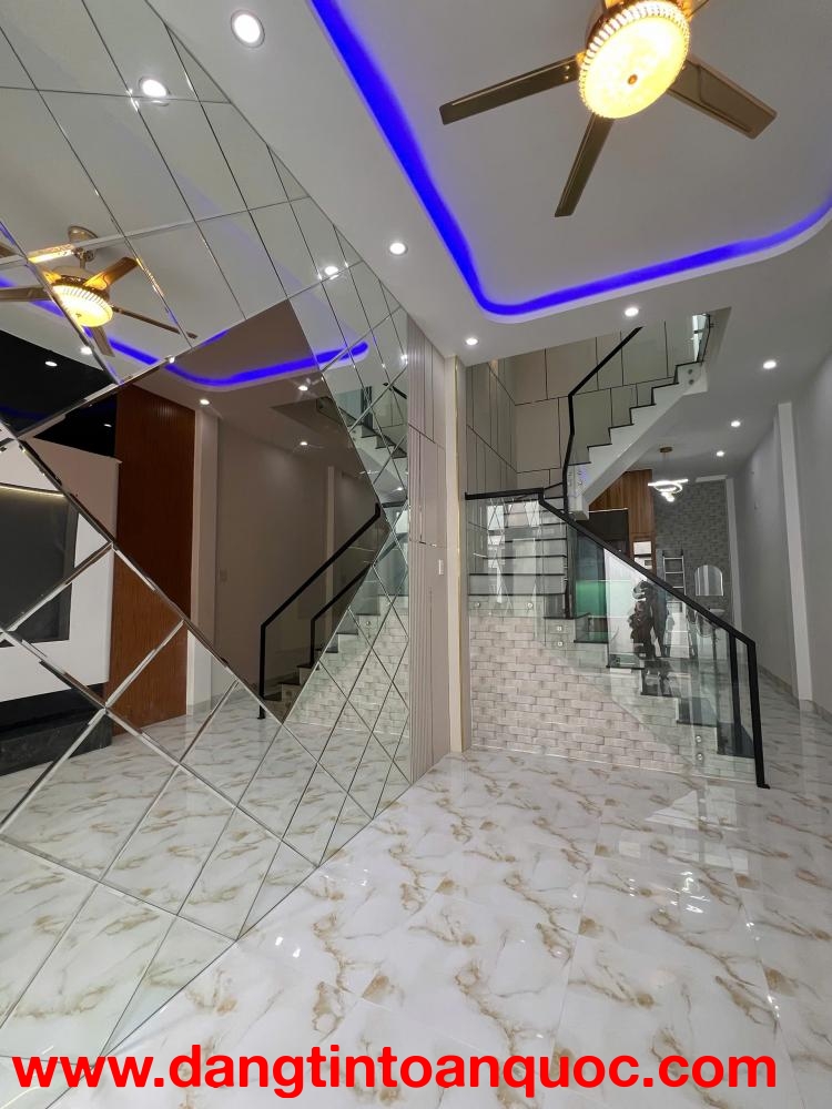 BÁN NHÀ 3 TẦNG HẺM CẠN ĐƯỜNG NGÔ MÂY - QUY NHƠN.- MÃ SỐ: #NR8266