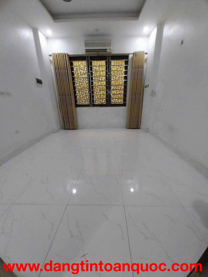 Cho thuê nhà Nguyễn Lương  Bằng, 5 tầng x 30m2, 3 ngủ khép kín, ở hoặc KD nhỏ