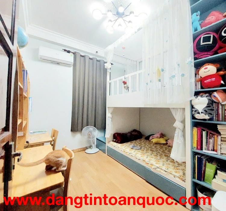 TRUNG TÂM HAI BÀ TRƯNG, 50M RA PHỐ, LÔ GÓC, DÂN XÂY 5T 3 NGỦ NHỈNH 4 TỶ 0965549363