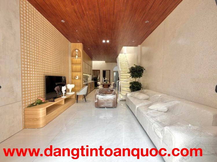 Bán nhà Trần Đình Tri 70m2 2 tầng 2 mê đúc full nội thất giá 4.88 tỷ sát biển
