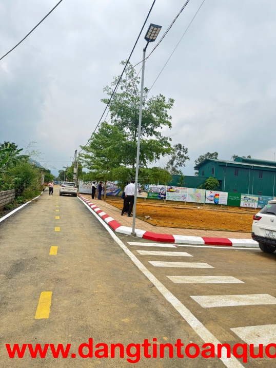 Bán lô góc 100m2 Phú Cát, MT 15m, đường 8m, full thổ cư, gần CNC Hoà Lạc