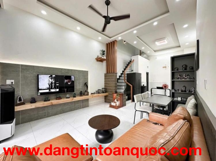 Bán nhà đường Lã  Xuân Oai, Q9, Thủ Đức, TP HCM. DT  50m2, 4 tầng, sổ hồng. Giá  6.55 tỷ - 093312587