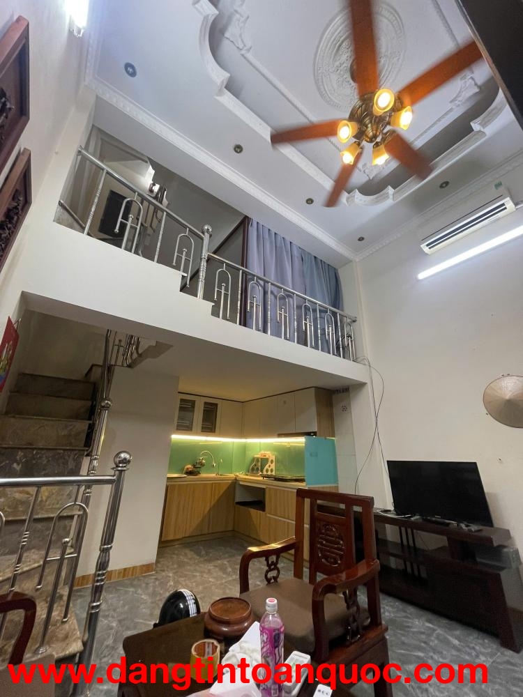 CHO THUÊ NHÀ TÂN ẤP – HỒNG HÀ, PHÚC XÁ, BA ĐÌNH, HÀ NỘI GIÁ  10TR/THÁNG