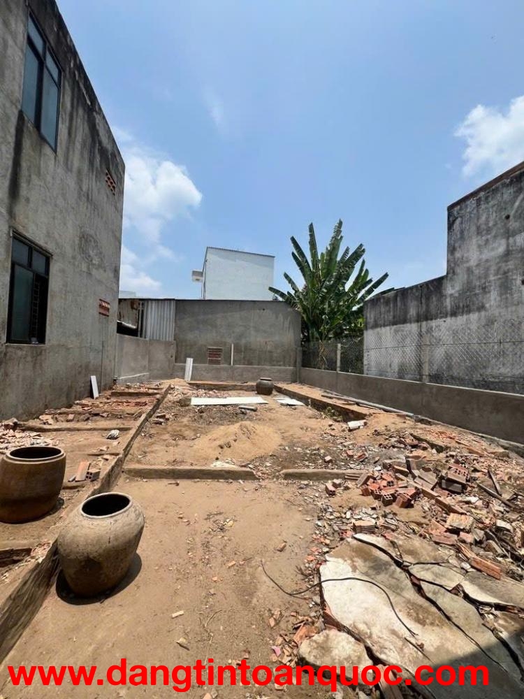 Bán nhà cấp 4 Diện tích rộng thích hợp xây căn hộ CHDV hoặc làm biệt thự vườn. Zía quá mềm chỉ có 28