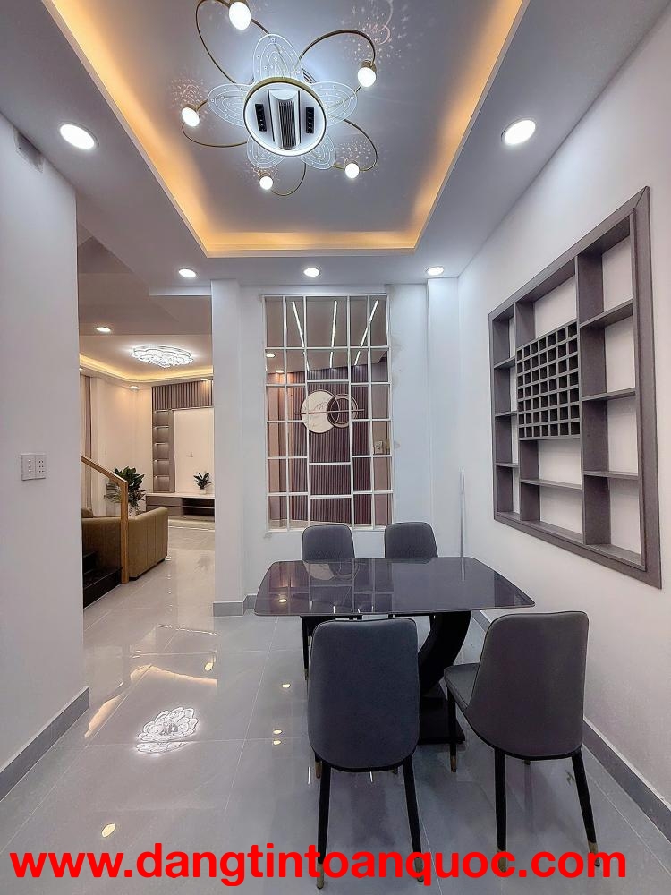 CCG CHỈ 3,4 TỶ NHÀ ĐẸP TRUNG TÂM THỊ TRẤN HÓC MÔN