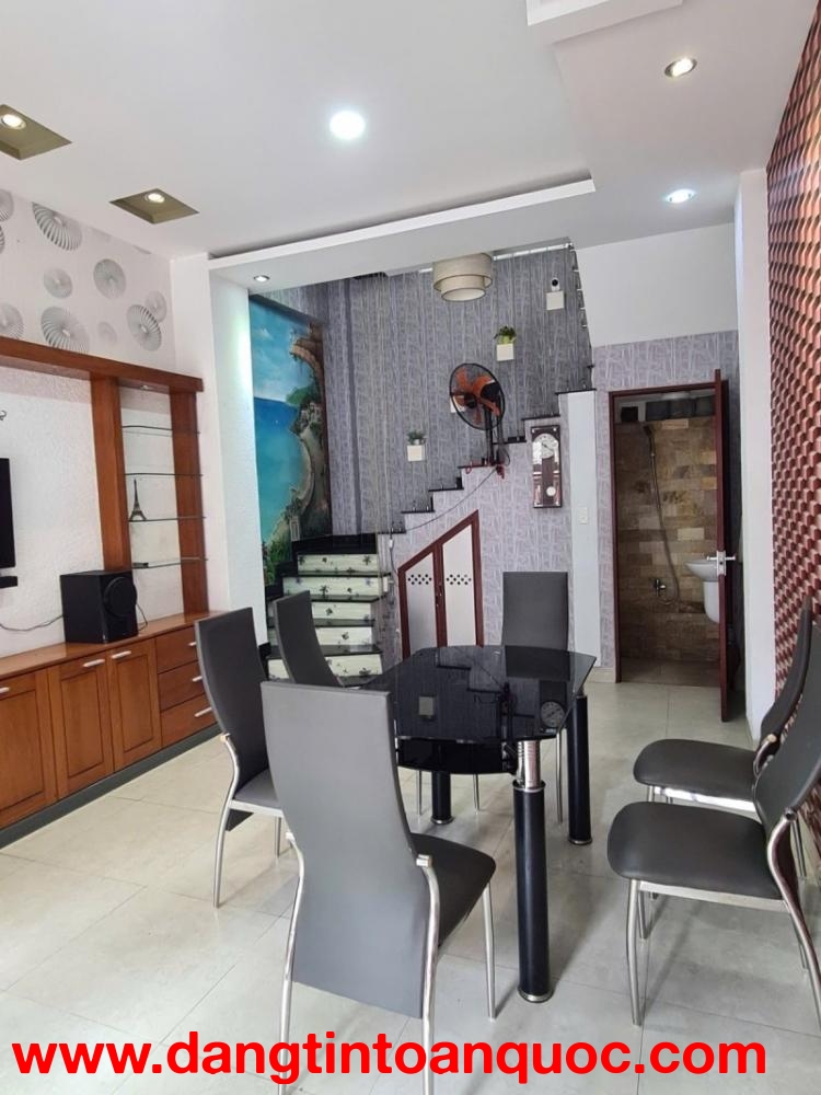 ► MT Huỳnh Thúc Kháng, ngay Nguyễn Văn Linh, 5 tầng, 6.x tỷ