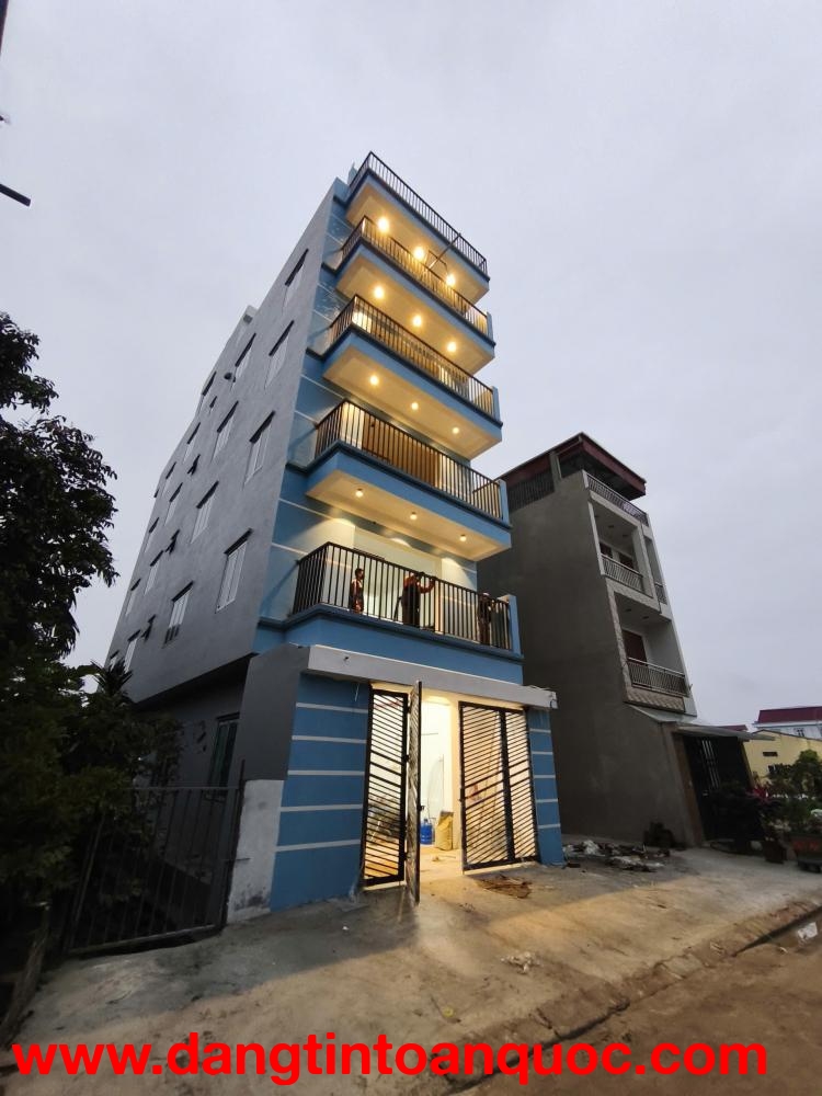 Cho thuê nhà 120m2 x 5 tầng 1 tum làm văn phòng, trung tâm giáo dục....gần ngã tư thị trấn Sóc Sơn.