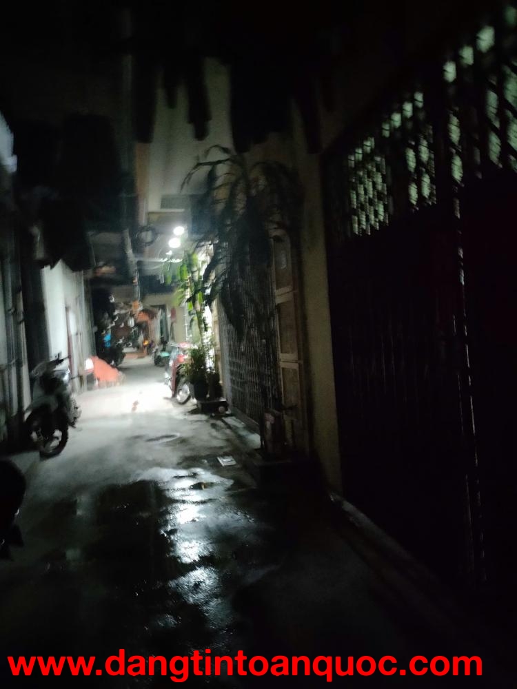 Bán gấp giá rẻ Giải Phóng 32m, 1.5 tầng, mặt tiền 4.5m, 780 triệu, Hoàng Mai.