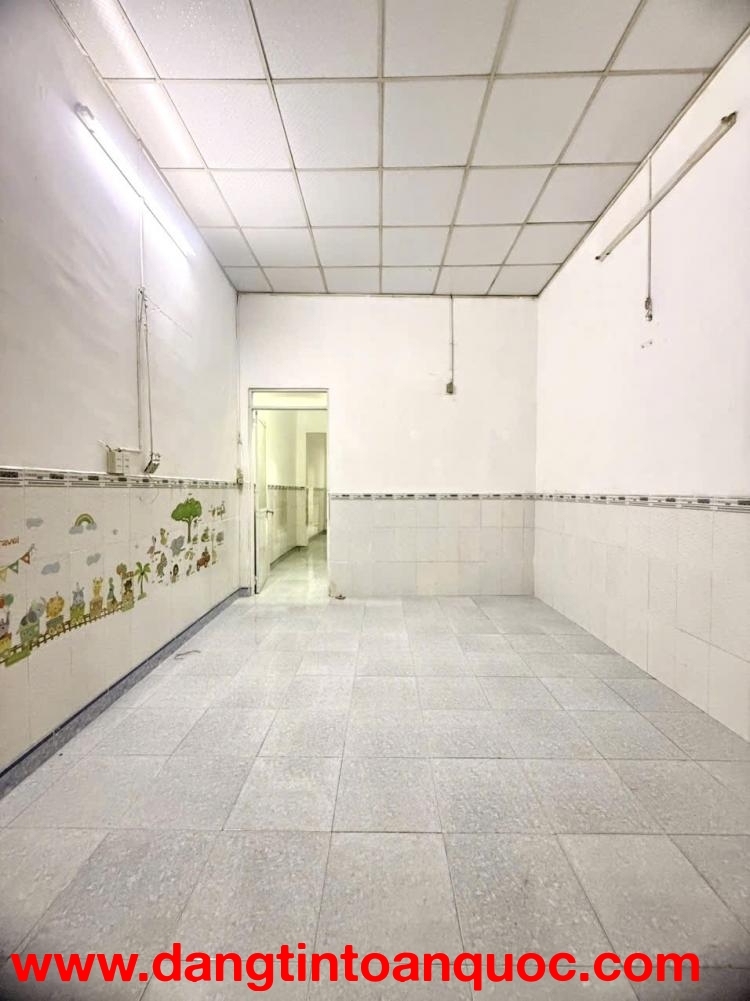 NHÀ BÁN PHAN VĂN HƠN-TRƯỜNG CHINH-QUÂN12.
???? Diện tích: 75m² (ngang 4.35m dài 17m)