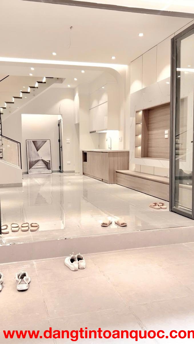 NHÀ ĐẸP CHÙA QUỲNH, HAI BÀ TRƯNG, SÁT PHỐ 50M 4T 12 TỶ 0965549363