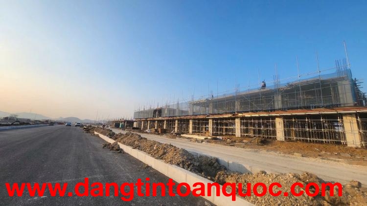 EUROWINDOW LIGHT CITY – ƯU ĐÃI KHÁCH HÀNG TIÊN PHONG 2%. TT THƯỜNG CK 10,5%.  LH: 09666 343 969