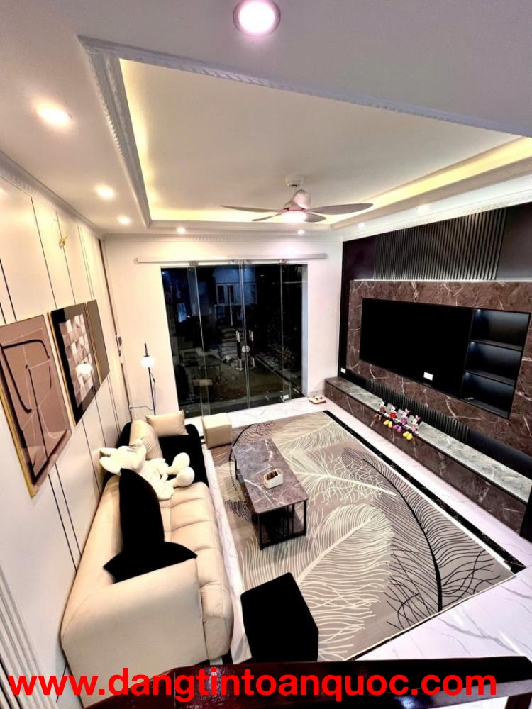 NHÀ NGUYỄN VĂN LINH – Ô TÔ QUA NHÀ – 5 TẦNG ĐẸP – Ở NGAY